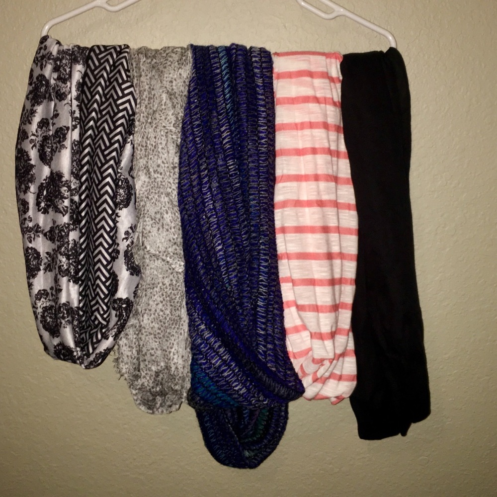 SCARVES